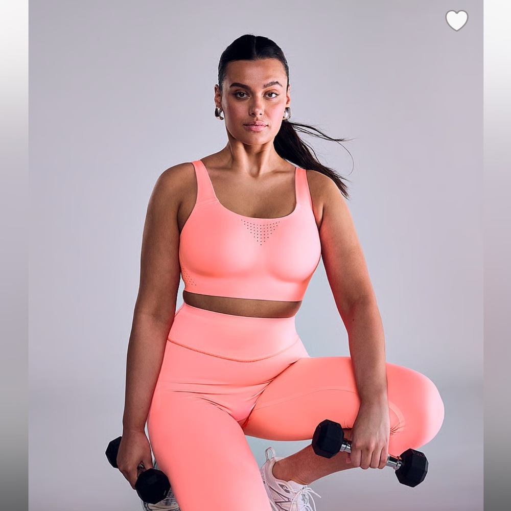 Vs featherweight max sports bra